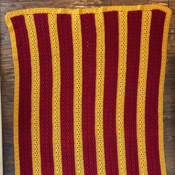 Vintage Handmade Crochet Red/Yellow Striped 69x42 Throw Blanket USC Kansas City - Picture 3 of 7